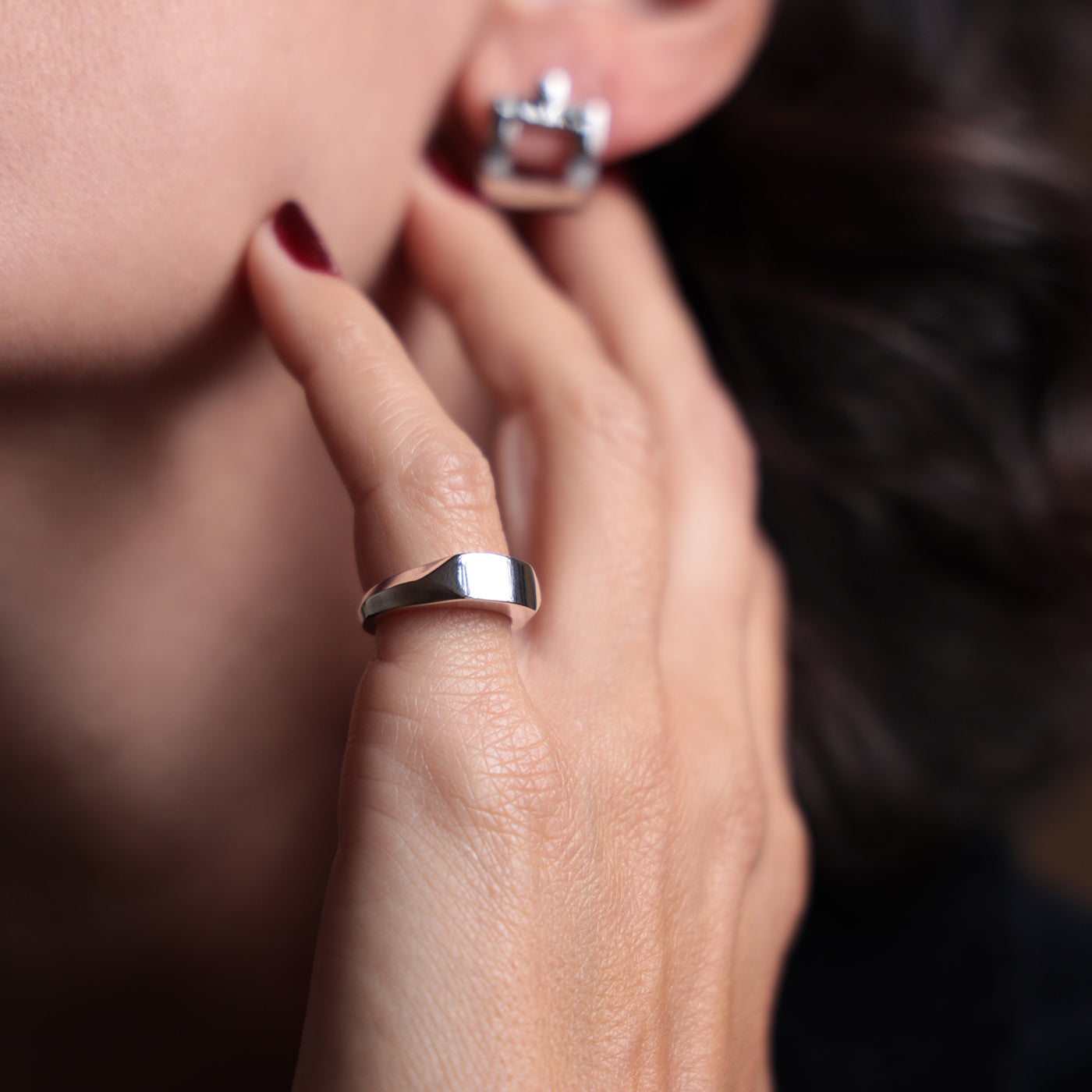 Cropped Signet Ring