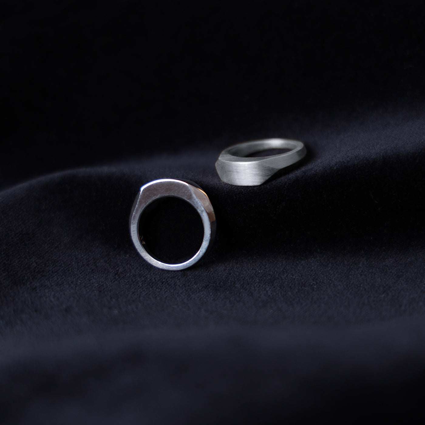 Cropped Signet Ring